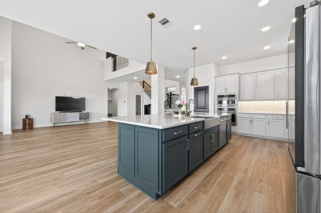 Building Photo - 14327 Vis Vw Dr