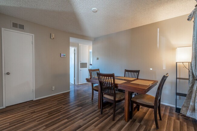 Building Photo - Furnished 4BR Oceanside Retreat w/ Pool Table, Home Gym & Utilities Included