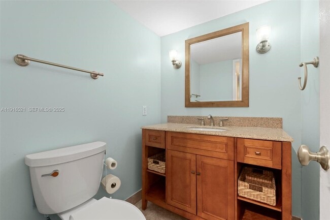 Building Photo - 2851 S Palm Aire Dr