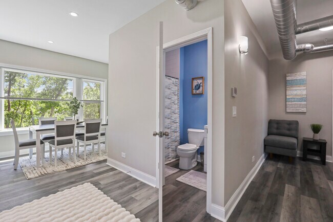 Building Photo - 1111 Bonnie Brae Pl