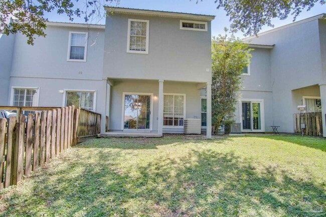 Building Photo - 2741 Bay Club Dr