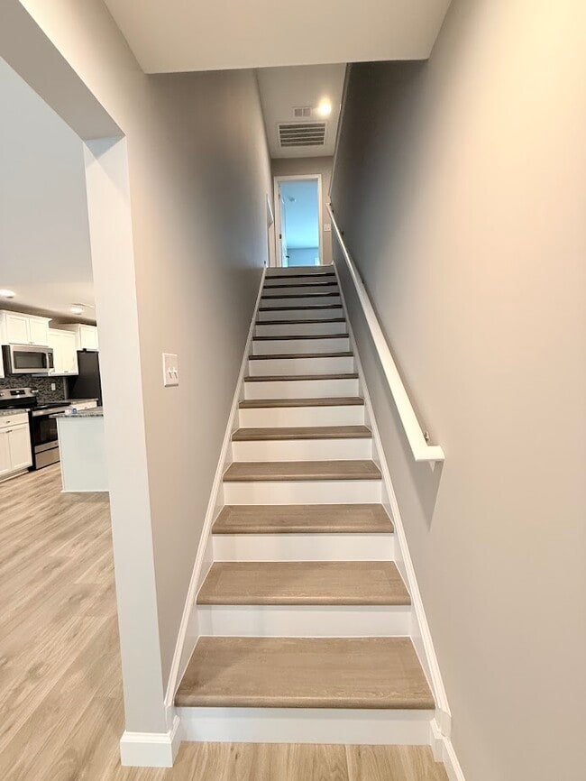 Building Photo - 140 Machrie Loop