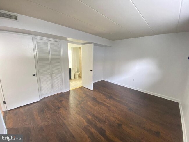 Building Photo - 124 Roberts Ln