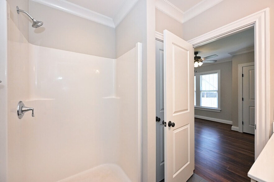 Building Photo - 1009 Grace St