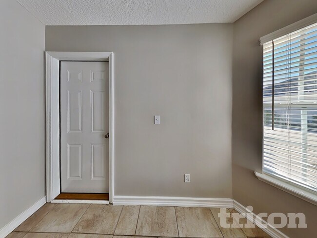 Building Photo - 2968 Majestic Oaks Ln