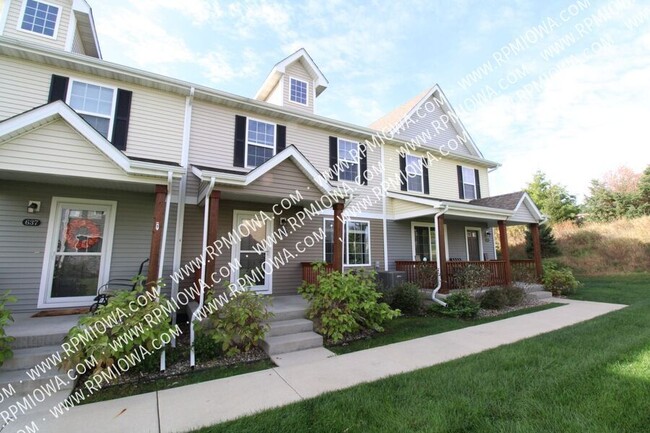 Primary Photo - 633 Newport Pl