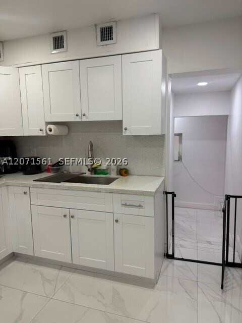 Building Photo - 846 W 32nd St