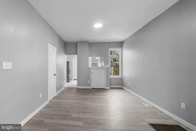 Building Photo - 346 Ridgeway St