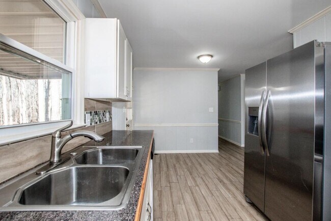 Building Photo - 1159 Camp Creek Rd