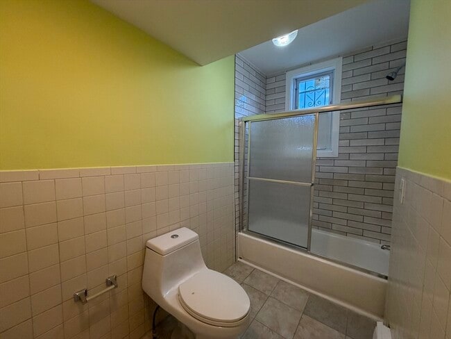 Building Photo - 150 Orange St