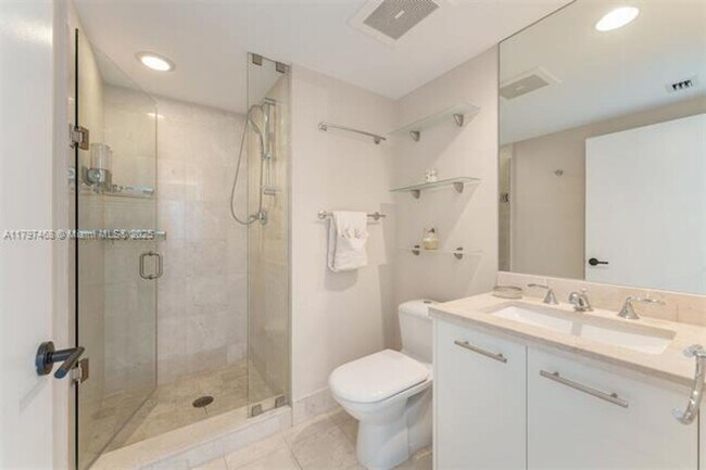 Building Photo - 6801 Collins Ave