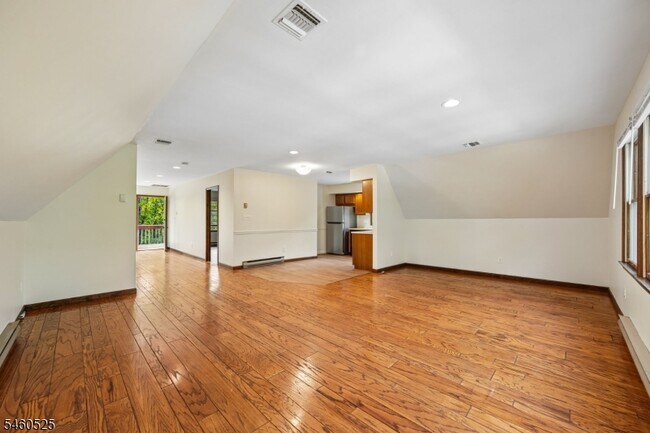 Building Photo - 147 Kinnelon Rd