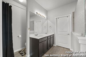 Building Photo - 5806 Larkspur Dr