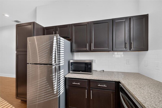 Building Photo - 2400 Louis Henna Blvd