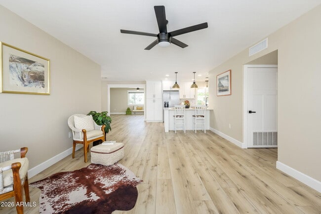 Building Photo - 9702 W Pineridge Dr