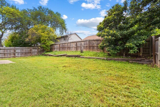 Building Photo - 8007 Forest Crossing