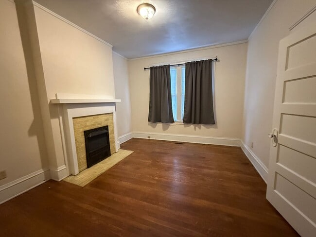 Building Photo - 1612 Quarrier St