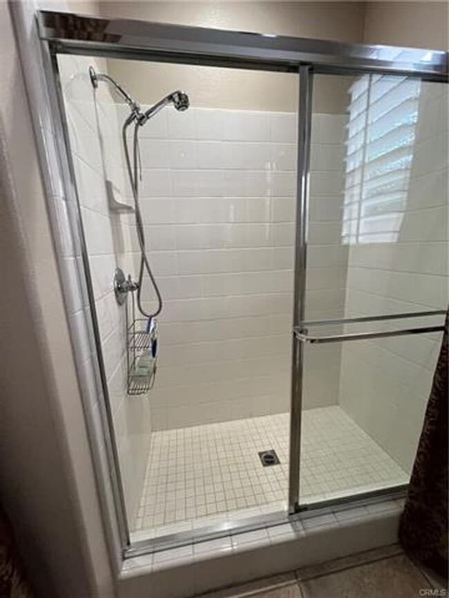 Building Photo - Canyon Hills Home