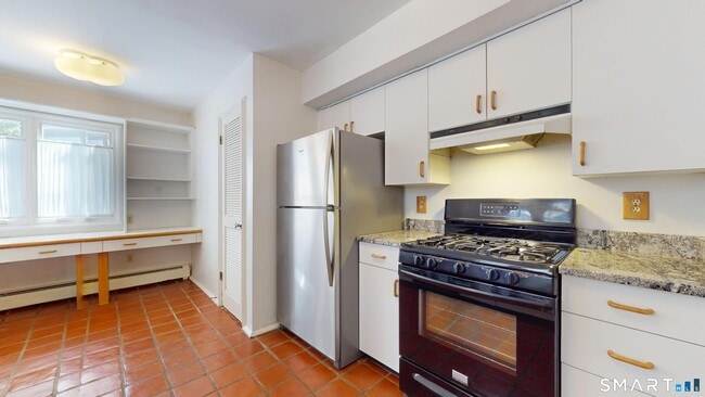 Building Photo - 6 Lyle Ct