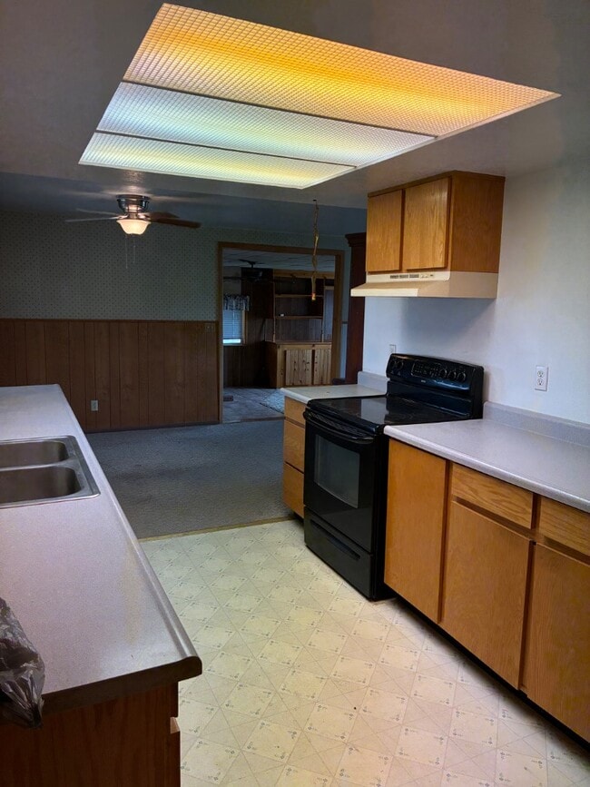 Building Photo - 235 W 150 S