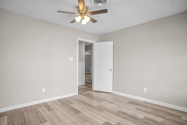 Building Photo - 4309 42nd St