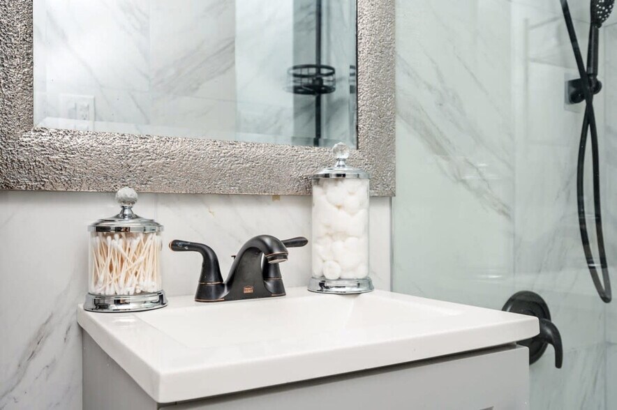 Building Photo - 215 Piedmont Ave NE