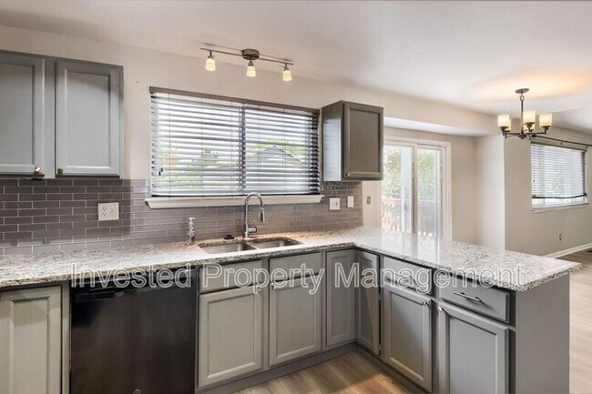 Building Photo - 4849 N Foxtail Dr