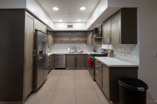Building Photo - Stunning 3 Bedroom/ 3 Bathroom $4,450/mo.