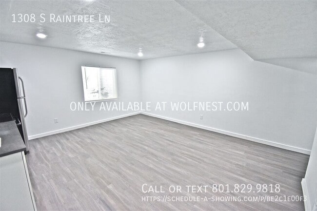 Building Photo - 1308 S Raintree Ln