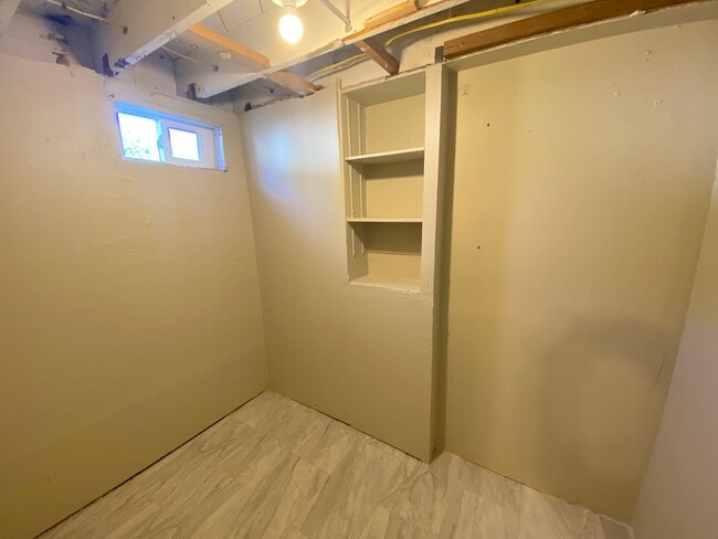 Building Photo - Like Brand New! - Single Story House in No...