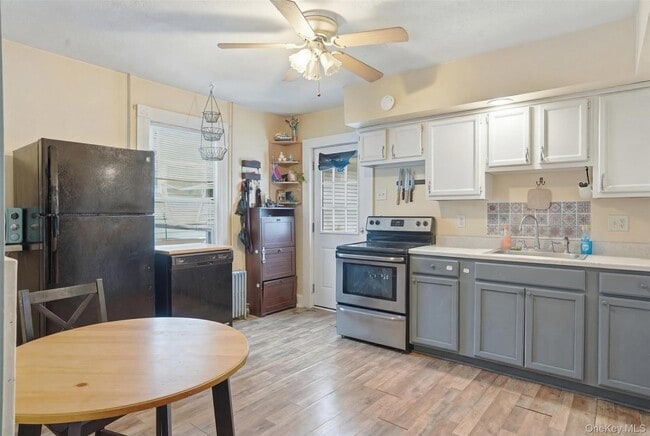 Building Photo - 14 Church St