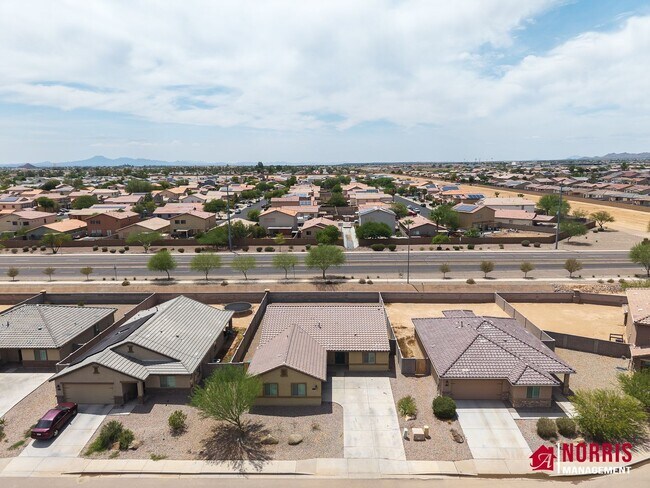 Building Photo - Very Nice Home in a Great Location