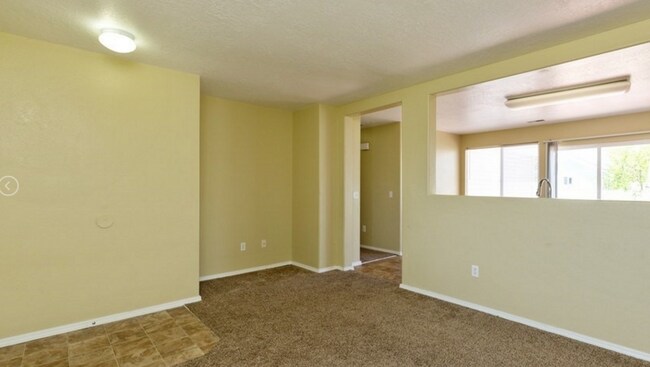 Building Photo - 3 Bedroom Home in Stansbury Park