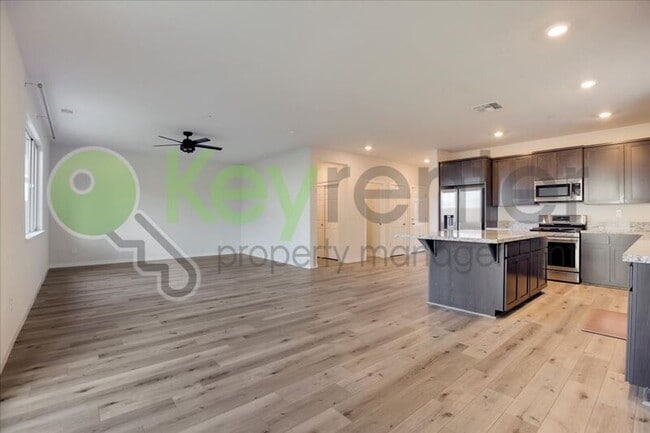 Building Photo - 5584 Harcrest Dr