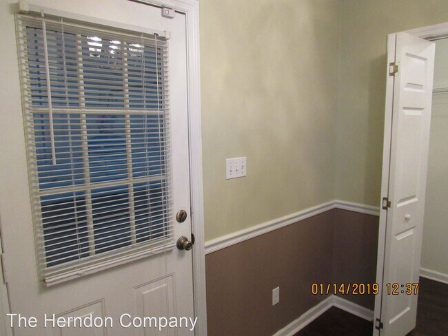 Building Photo - 3 br, 2 bath House - 3712 Kendall Court
