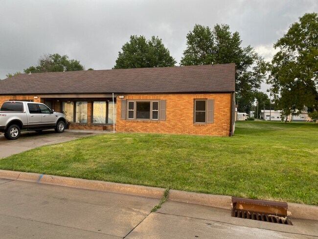 Front View - 606 N I St