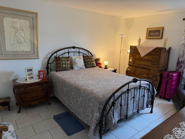 Building Photo - 502 Davis Rd