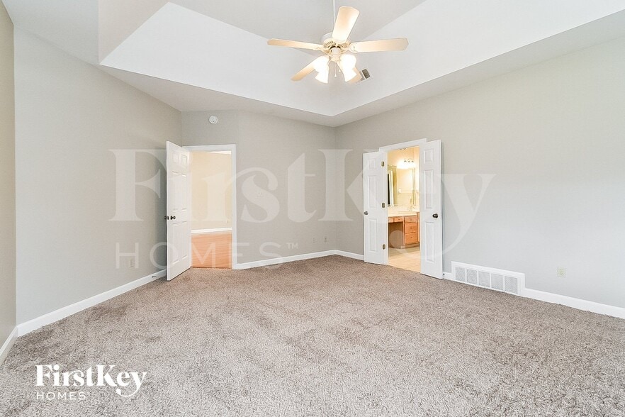 Building Photo - 1713 Belledeer Dr W