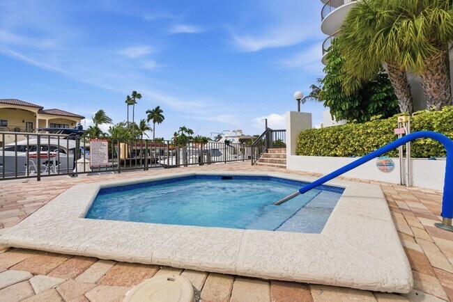 Building Photo - 1361 S Ocean Blvd