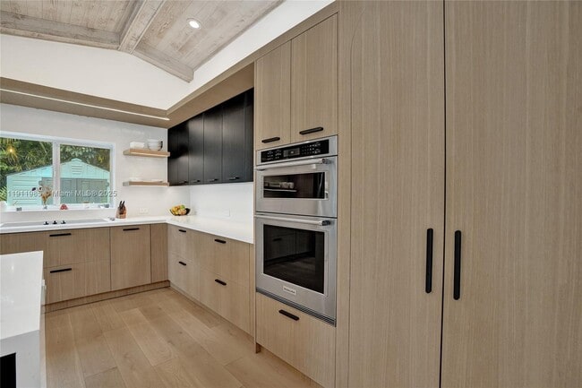 Building Photo - 1020 Bayberry Point Dr