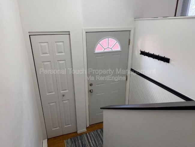 Building Photo - 2131 2nd Ave E