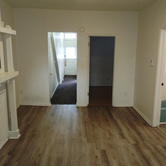 Building Photo - 452 A Hudson Ave