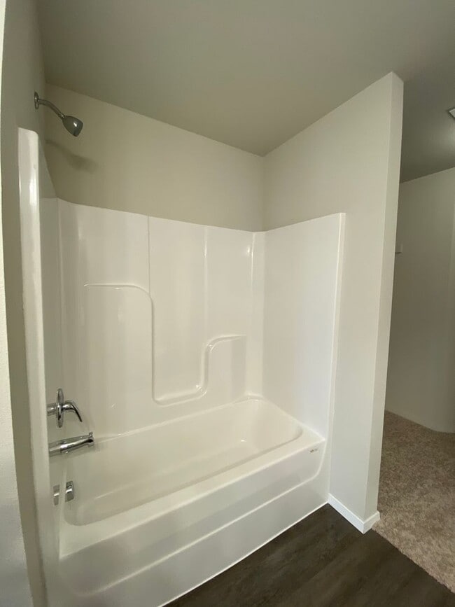 Building Photo - *Pre-leasing* Three Bedroom | Two Bath Hom...