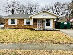 Building Photo - Renovated 3BR/2BA ranch in Valley Station