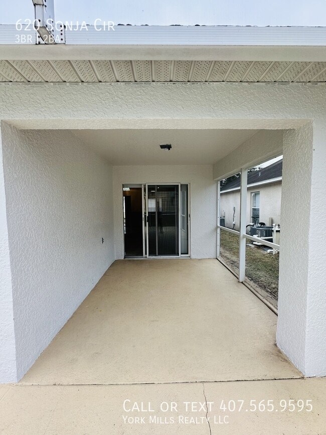 Building Photo - 620 Sonja Cir