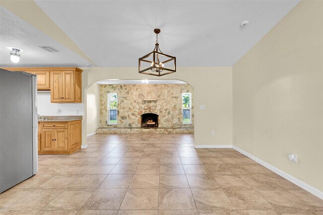 Building Photo - 709 SW Dorchester St