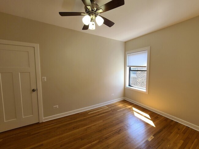 Building Photo - 4206 N Pulaski Rd