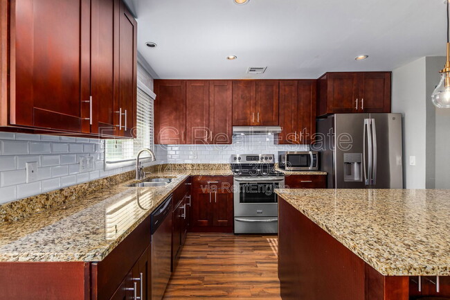 Building Photo - 4508 N 15th Ave