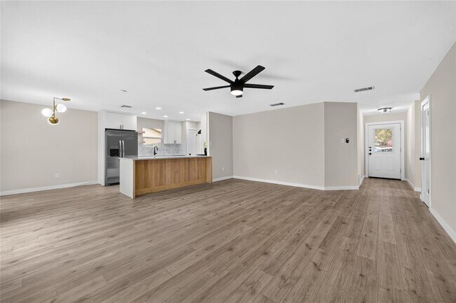 Building Photo - 6222 Wagon Bend