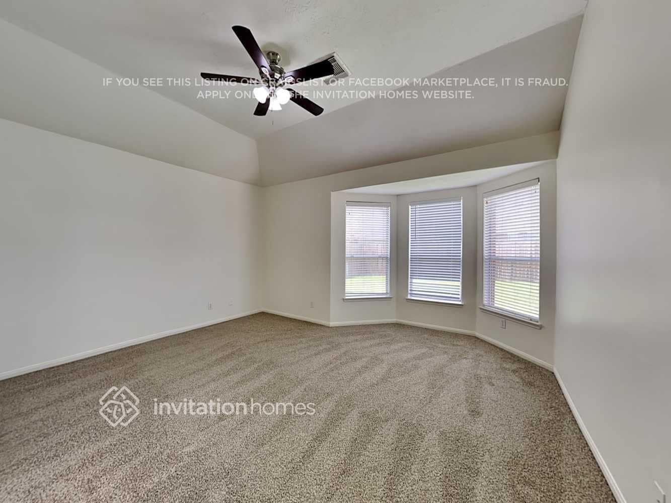 Building Photo - 1120 Sunset Lakes Dr